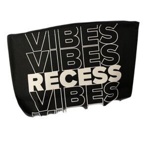 Thirty-One Black and White Medium Zipper Recess Pouch bag